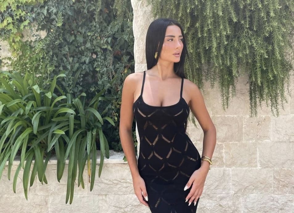 Alba nuk përmbahet nga gëzimi, zbulon veturën luksoze qe ka blerë