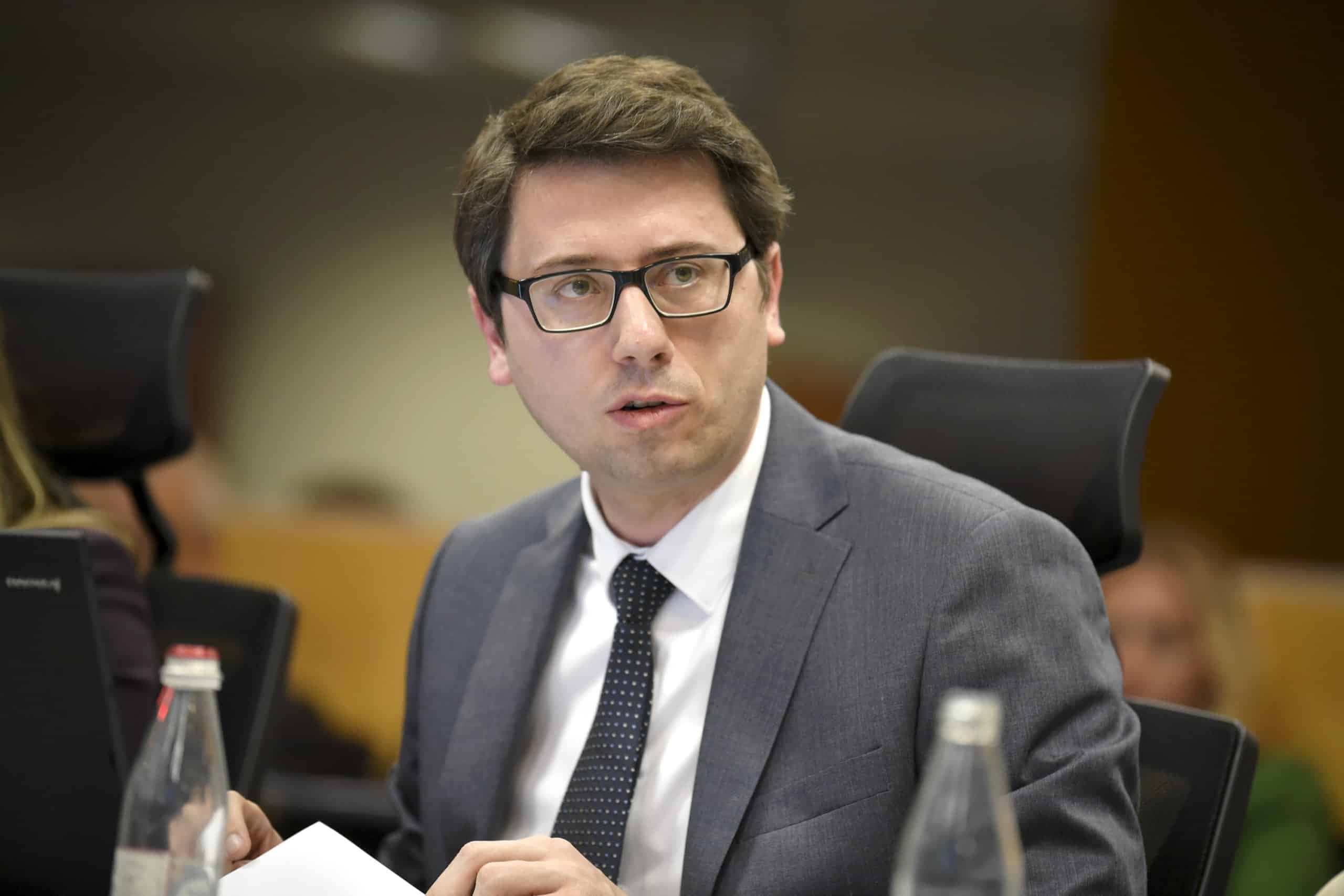 Murati i reagon edhe Mustafës: Qeveria juaj ishte shkarkuar me mocion mosbesimi