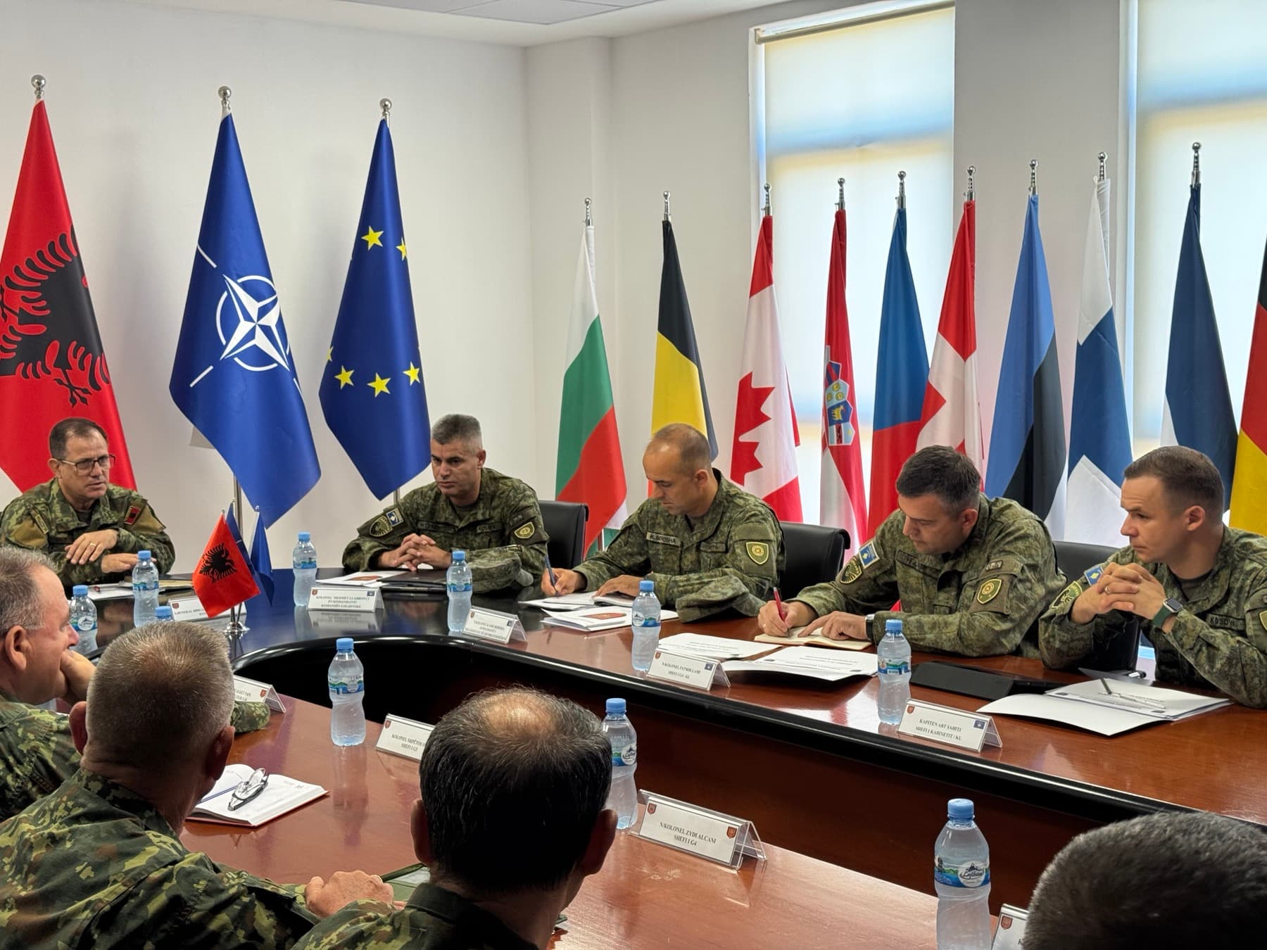Rikonfirmohet thellimi i bashkëpunimit ndërmjet ushtrive Kosovë-Shqipëri