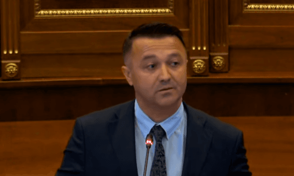 Veton Berisha: Votoj vetëm në formë të hapur, u kërkoj falje egjiptianëve që s’po më jepet mundësia t’i përmbush premtimet