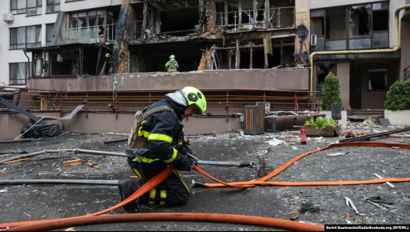 Qindra dronë, dhjetëra raketa – Rusia kryen sulm ajror masiv kundër Ukrainës