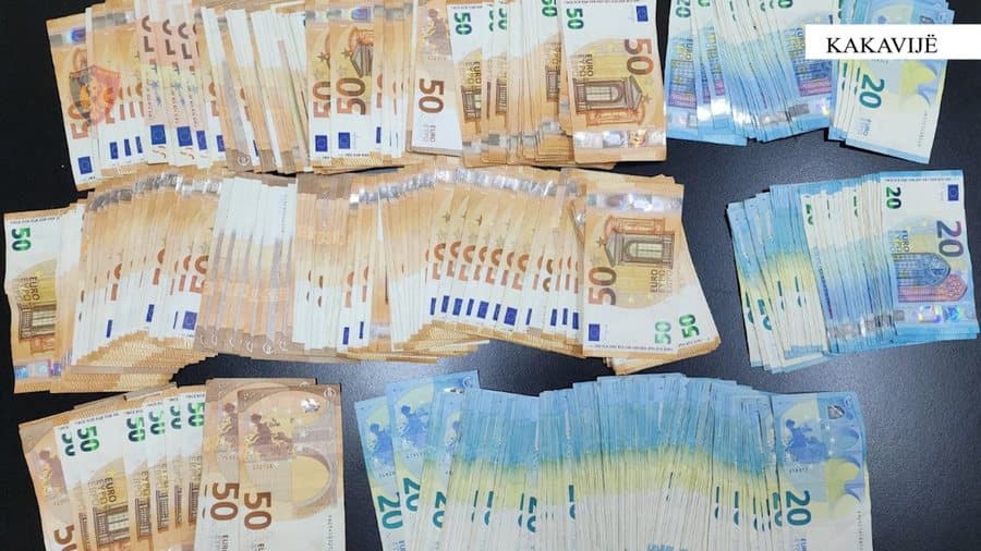 Tentoi të nxirrte rreth 48 mijë euro nga Shqipëria pa i deklaruar, arrestohet 54-vjeçari në Kakavijë