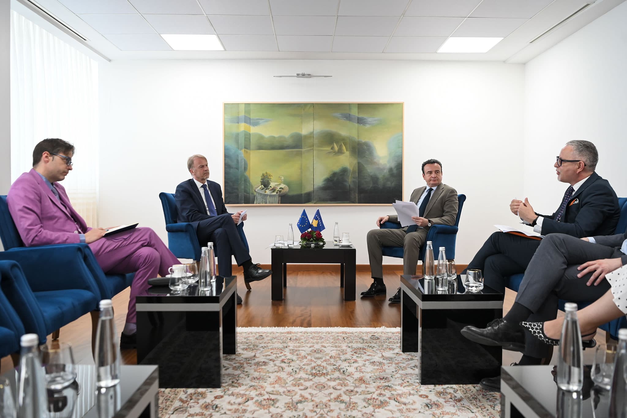 Orav takohet me Kurtin, diskutohet procesi i integrimit evropian dhe përfshirja e komuniteteve