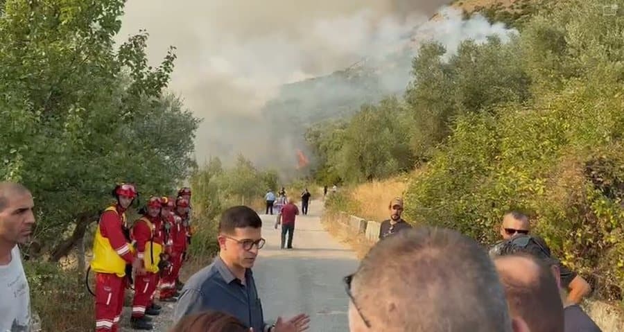Ministri Vengu në Delvinë, efektivë të Forcave të Armatosura, zjarrfikës dhe helikopterë në vendngjarje për shuarjen e zjarreve
