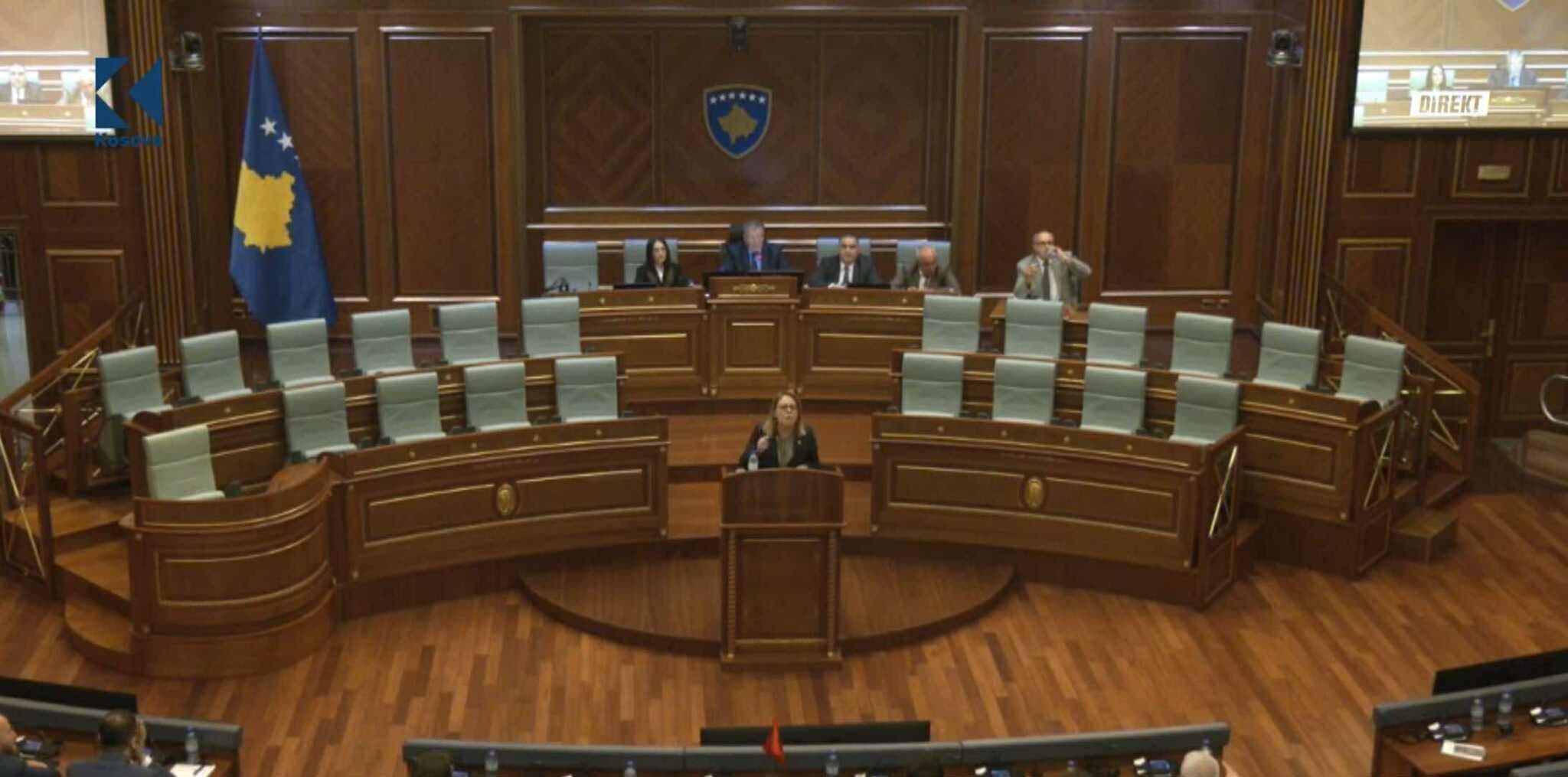 Bajrami i quan “frikacakë” deputetët e LVV-së, duatrokitet nga LDK-ja – Bahtiri iu bërtet të votojnë