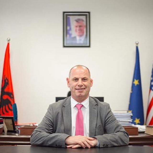 Nuk u votua për të kandiduar për kryetar të Drenasit, Lladrovci: Fillimi i fundit politik për bedelët dhe përkrahësit e tyre, vazhdojmë bashkë +4