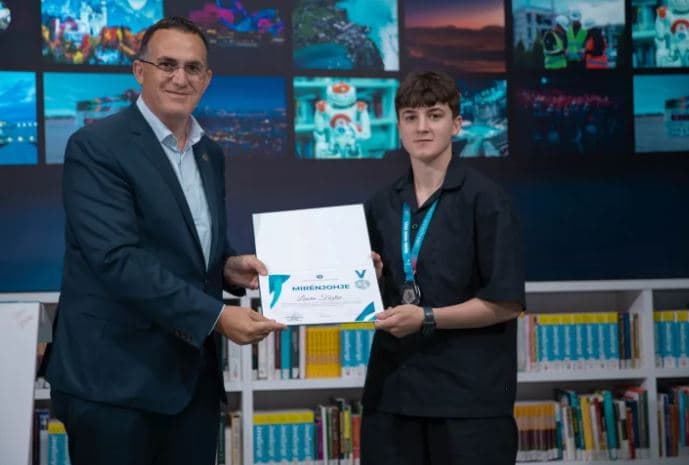 UBT nderon xhudisten Laura Fazliu për medaljen historike të argjendtë në Lojërat Universitare Botërore “FISU 2025”