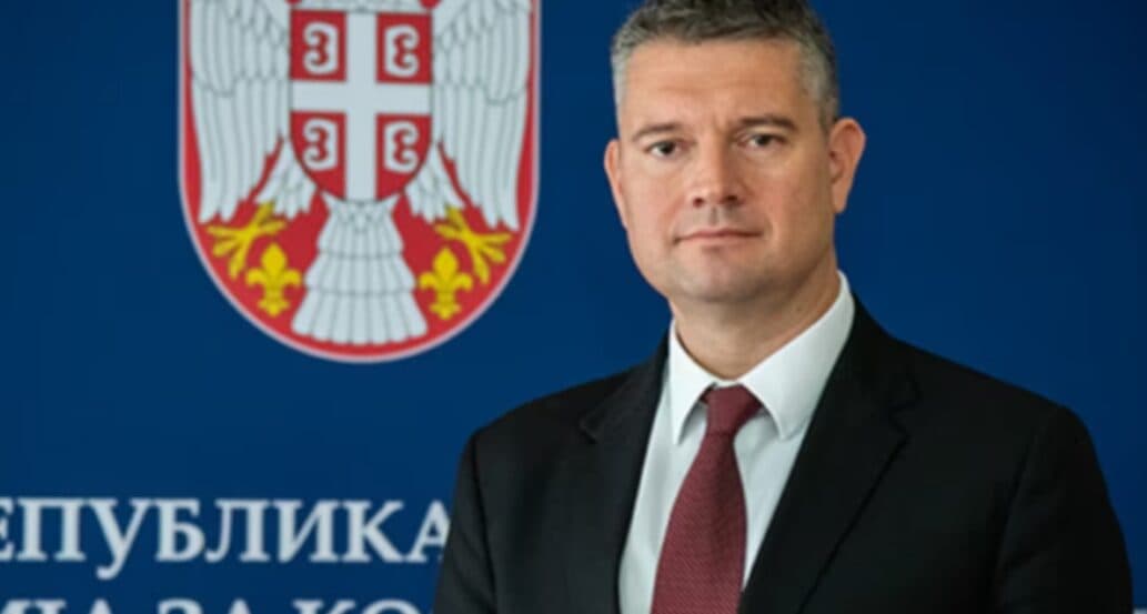 Publikohen mesazhet skandaloze të Igor Popoviqit me zyrtarët e BIA-s