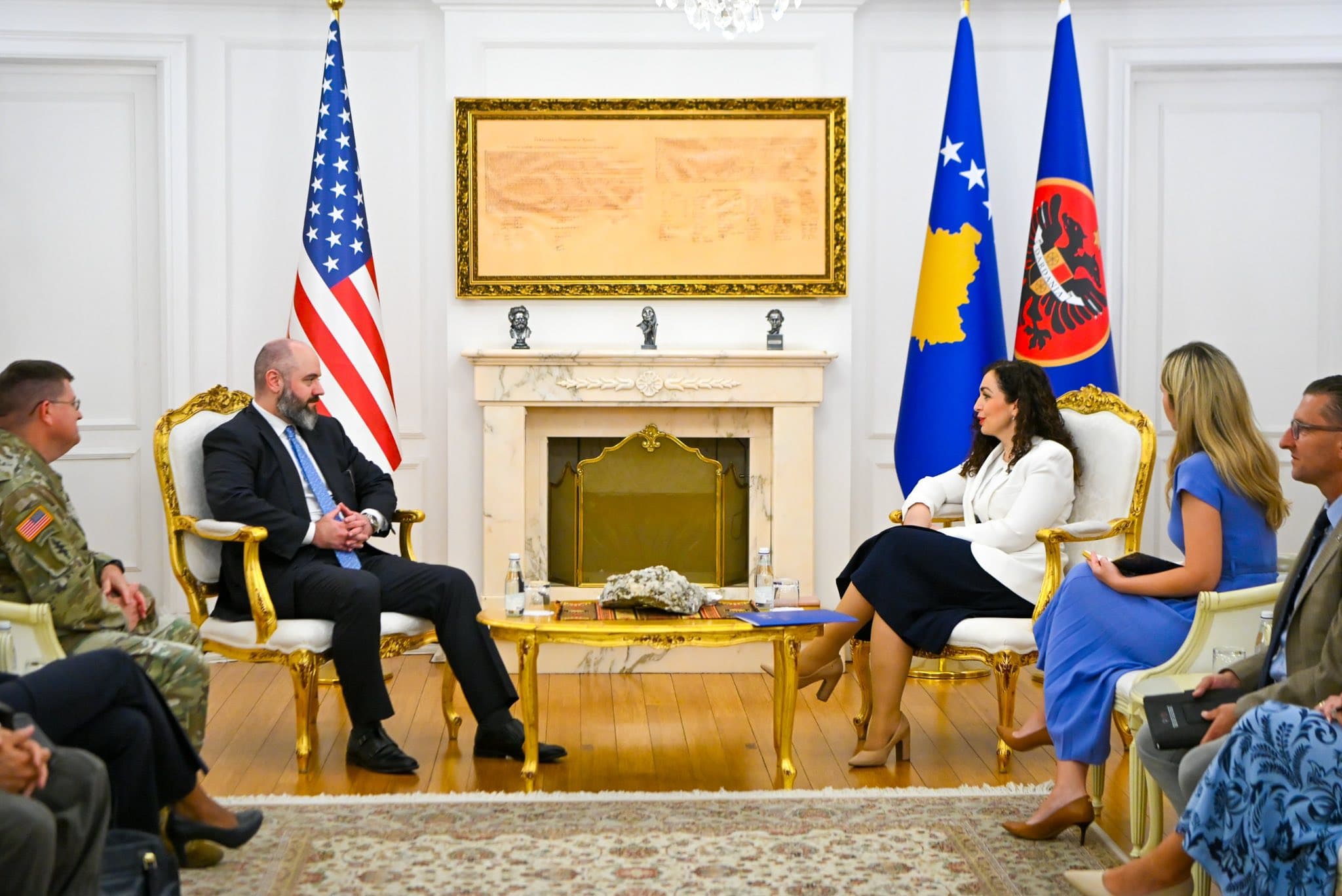 Çka u diskutua në takimin Osmani-Baker? Tregon Presidenca