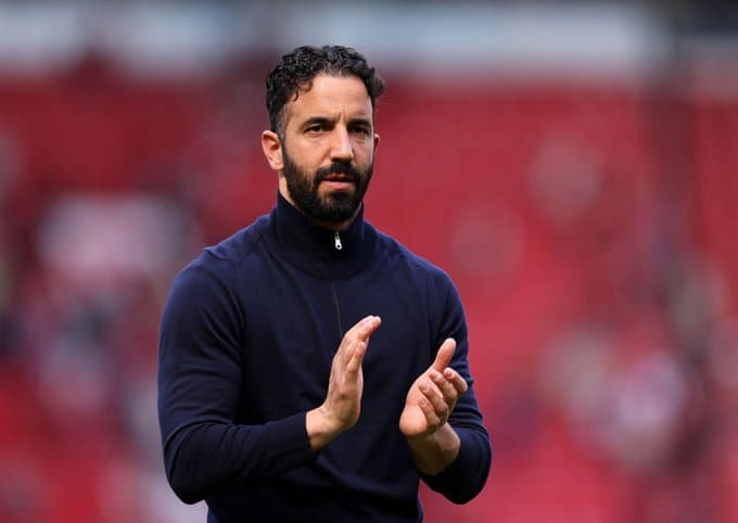Amorim: Dua të qëndrojë për 20 vite te Manchester Unitedi