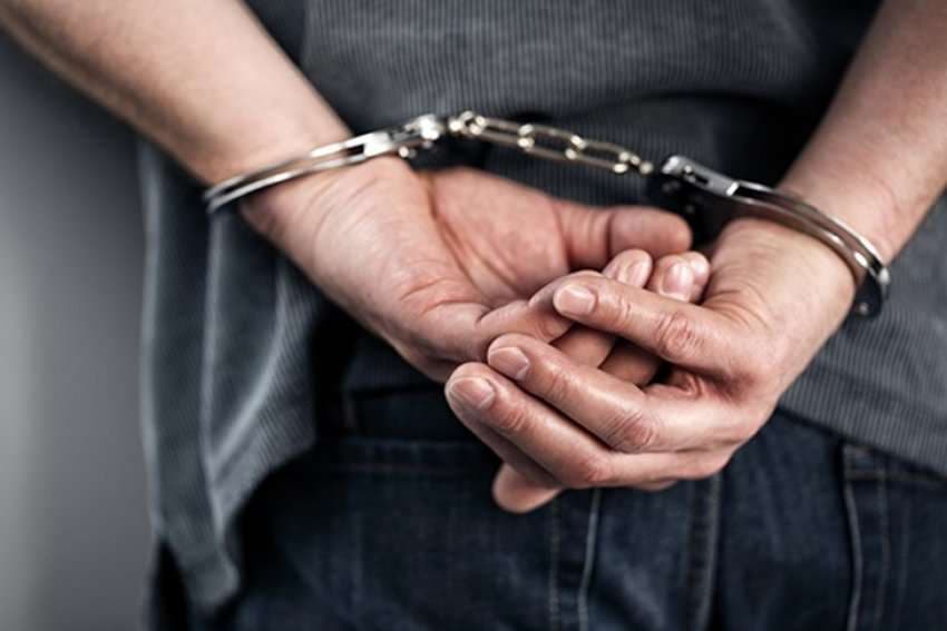 Arrestohet i dyshuari në Prizren- merrte para me fajde