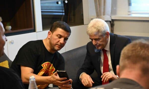 Ali Ahmeti takon kryetarin e PDK-së Memli Krasniqi pas protestës
