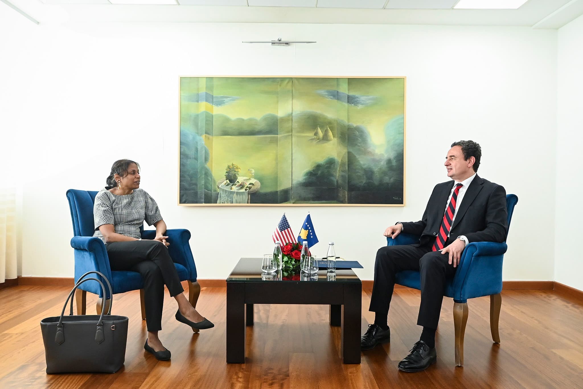 Qeveria e fshehu kërkesën e Prattipati për zhbllokim të ngërçit institucional – Ambasada amerikane e zbuloi në njoftimin e saj