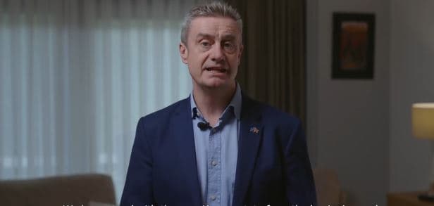 Hargreaves: Shpresoj që zgjedhjet lokale të kenë pjesëmarrje të plotë të partive, përfshirë komunitetin serb