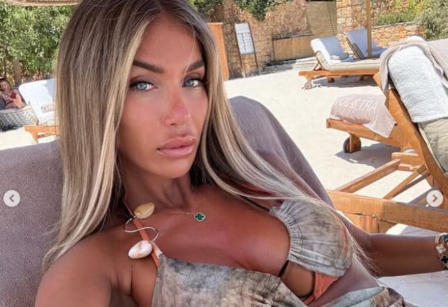 Adelina provokon fort nga pushimet, ngre…