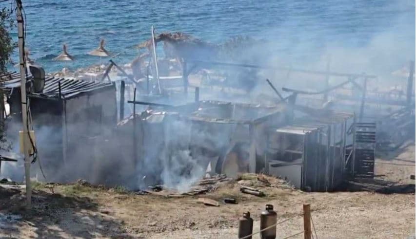 Zjarr në Radhimë, digjet “Beach Bar” buzë detit