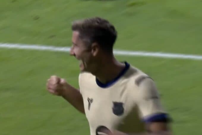 Lewandowski shënon pesë minuta pas inkuadrimit, Barcelona përmbys Oviedon