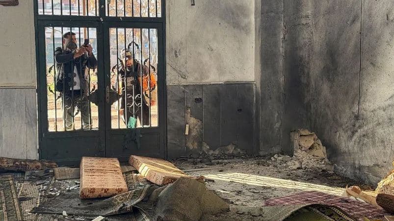 Numri i viktimave arrin në 8 pas shpërthimit në një xhami në Siri