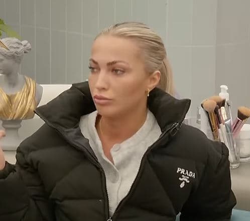 Aurora – Klodit: Në sytë e tu nuk je dukur që ke lidhje jashtë