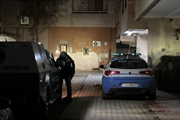 Vëllai rrëfen se vrau motrën 22-vjeçare në Itali