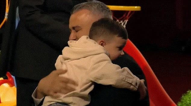 Surprizë emocionuese në BBVA: Rogerti përlotet nga takimi me bashkëshorten dhe djalin