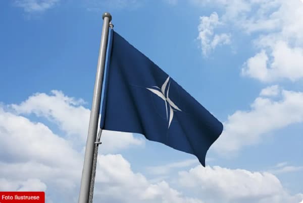 Trump kritikon NATO-n, por shefi i aleancës e përshkruan takimin si ‘shumë të sinqertë’