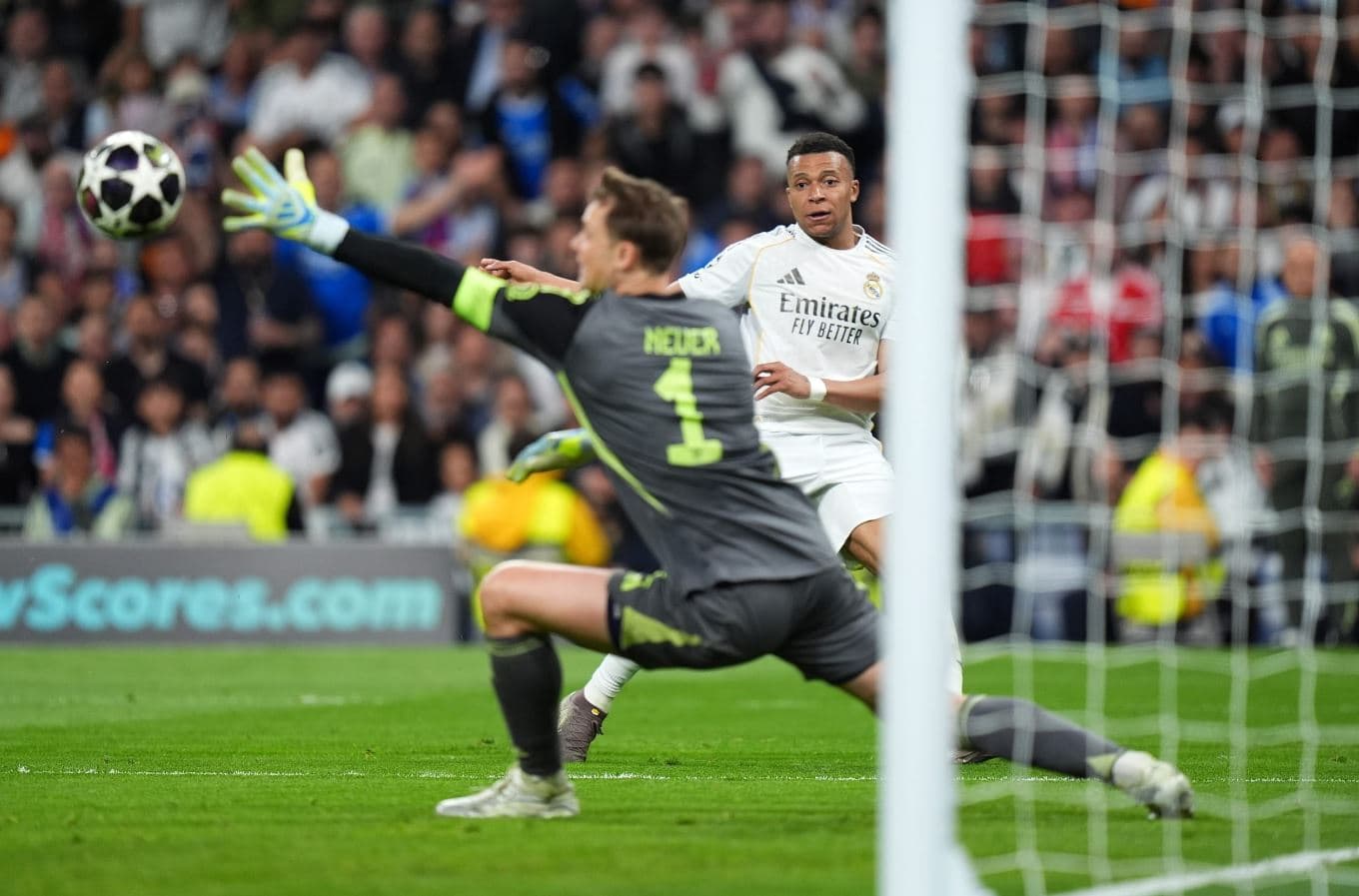 40-vjeçar, Neuer më i miri i javës në çerekfinalet e UEFA Champions League
