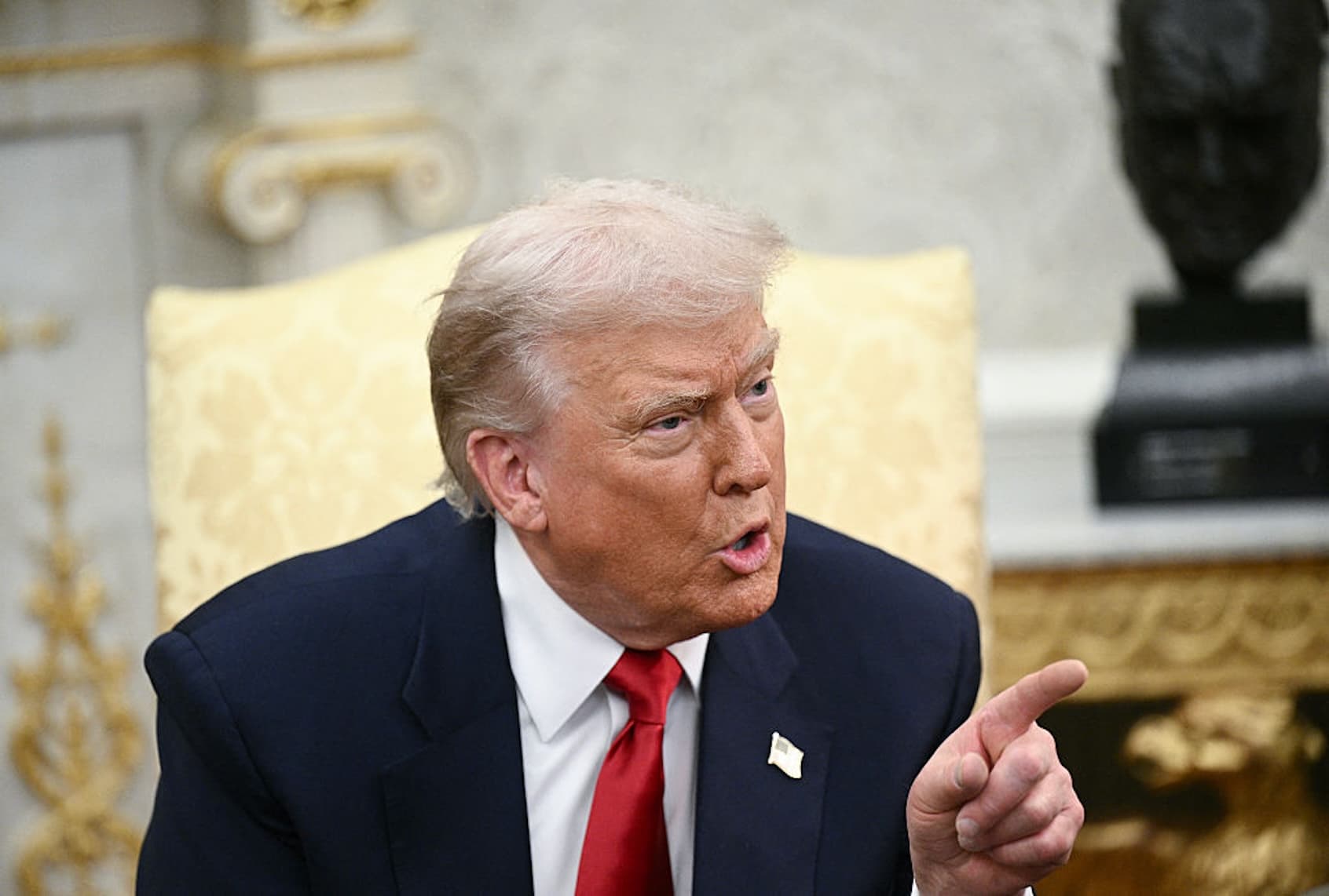 Dështimi i bisedimeve me Iranin, Trump thotë se do ta deminojnë Ngushticën e Hormuzit: Kush na qëllon, do të shkatërrohet