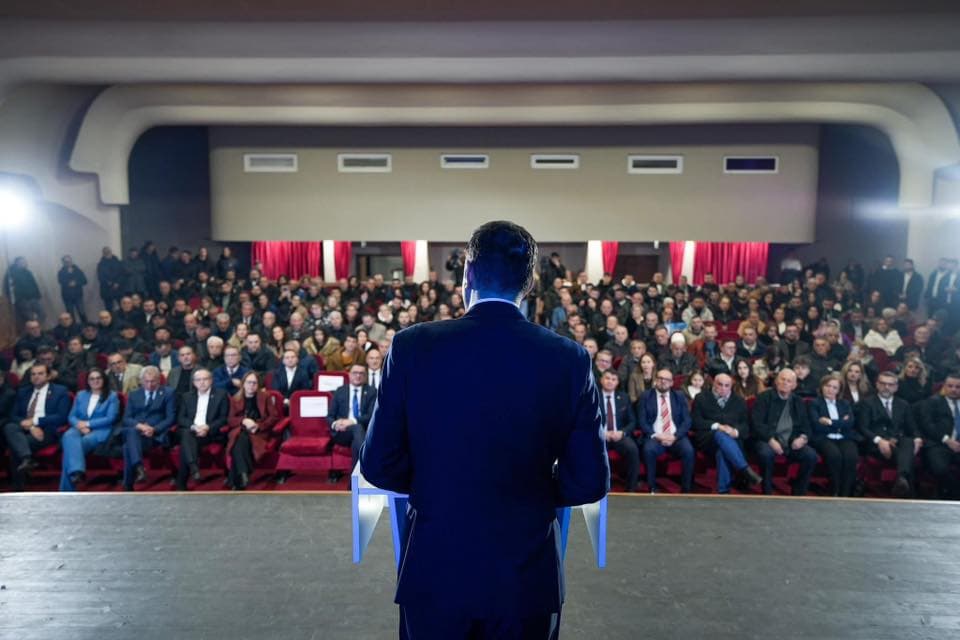 Abdixhiku e kap “fshesën”, largon nga kryesia e LDK-së figura si Arben Gashi, Besa Gaxherri, Driton Selmanaj, Imri Ahmeti, Xhafer Tahiri e shumë të tjerë