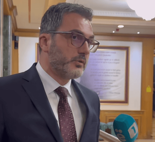 Feride Rushiti apo Hatixhe Hoxha/ Gola tregon cilin kandidate do ta votoj për presidente