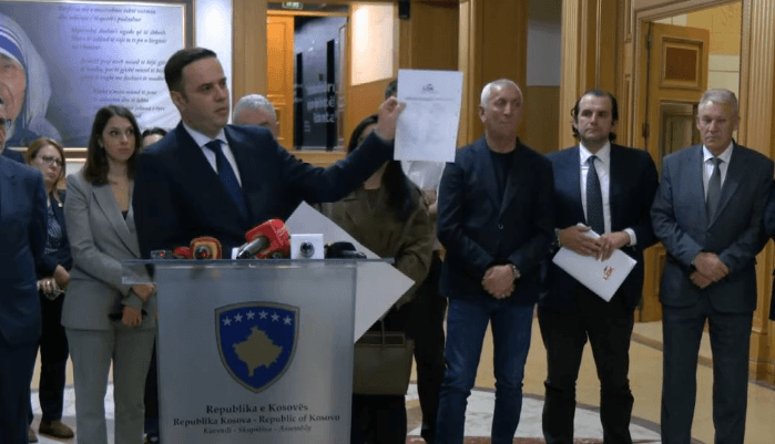 Nënshkrimet e LDK-së për Presidenten – Abdixhiku thotë se janë të mjaftueshme për të mbyllur debatet