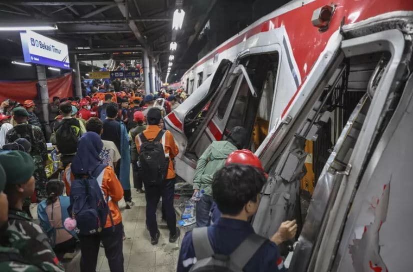 Aksident hekurudhor në Indonezi – 14 të vdekur dhe 84 të plagosur