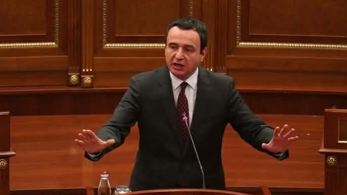 Kurti në shkrimin për 1 maj merret me opozitën: S’i votuan 200 milionët e presidentin, qytetarët do t’i nxjerrin përfundimet e tyre