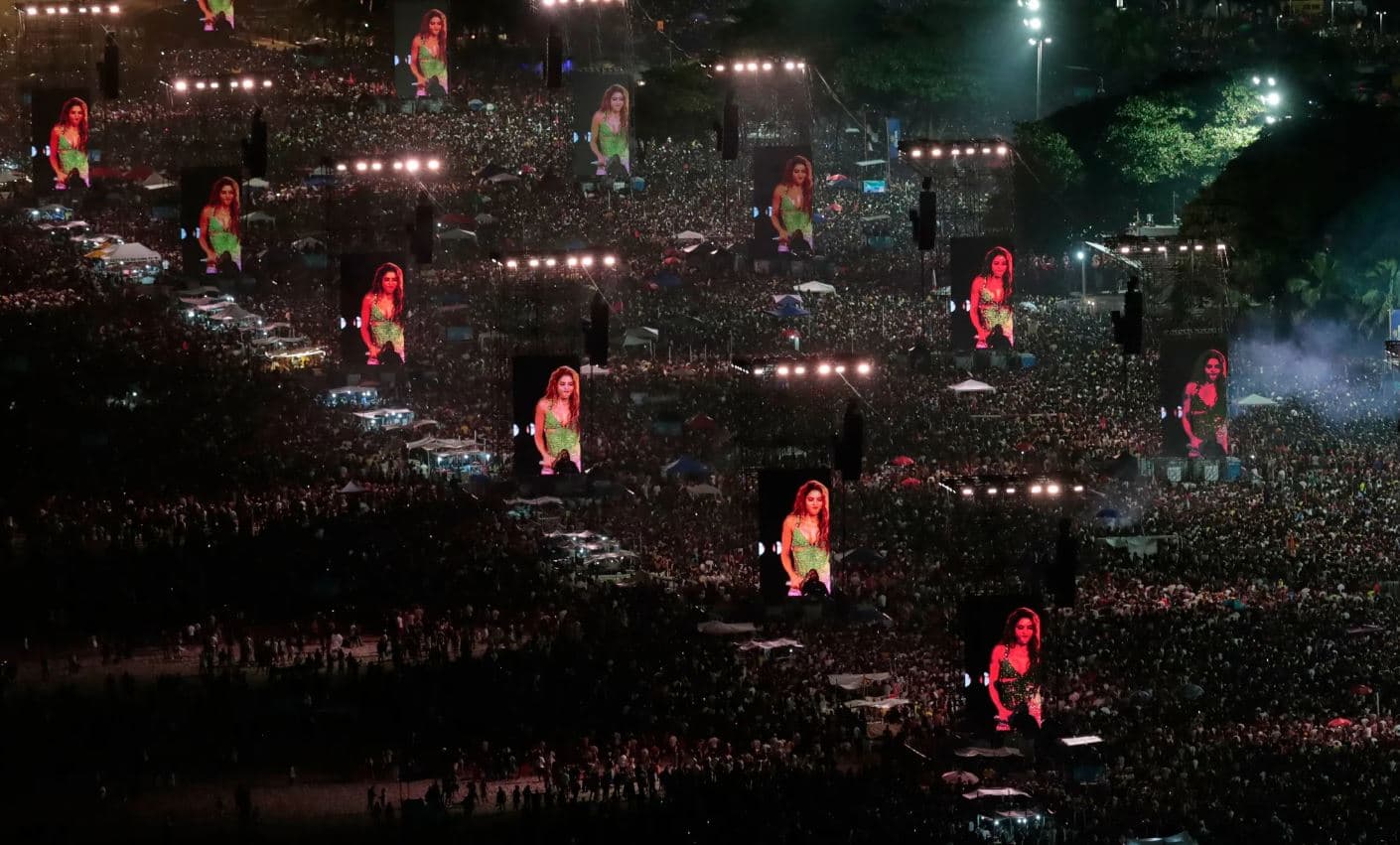 Shakira thyen rekord në Copacabana, mbledh mbi 2 milionë njerëz në koncertin falas në Brazil