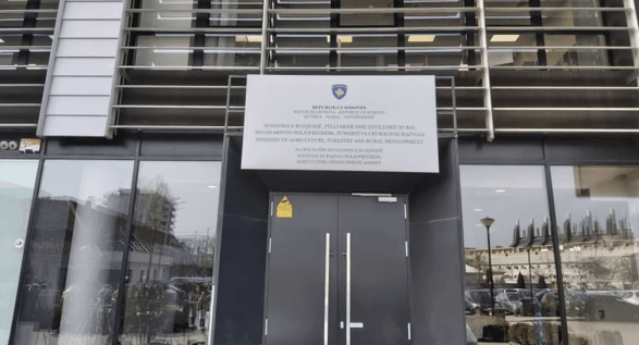 Ministria e Bujqësisë njofton konferencë për nesër për sektorin e qumështit dhe sigurinë ushqimore