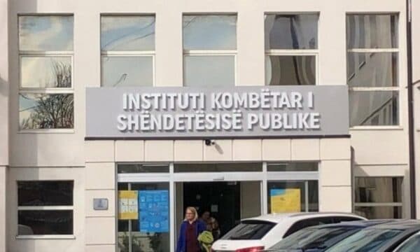IKShPK: 17 raste me fruth janë konfirmuar në Kosovë, të gjithë të pavaksinuar