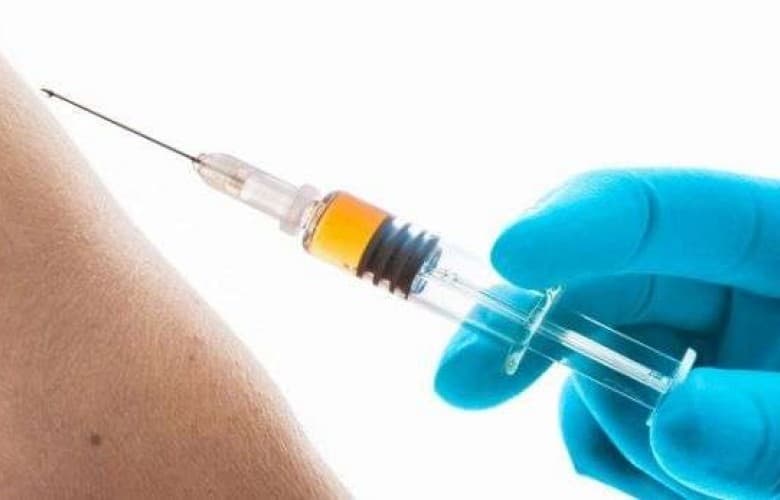 Ebola dhe fruthi, ekspertët: Rënia e vaksinimit po rrit rrezikun