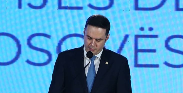 Lumir Abdixhiku premton: Nuk do të rritet çmimi i rrymës – qytetarët do të kompensohen matjet e gabuara me njëhsorët e energjisë