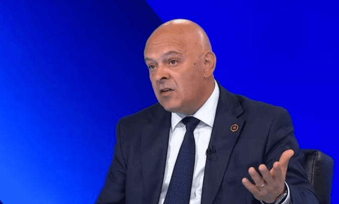 Shtesat prej 100 eurosh, Gjini: Qytetarët i meritojnë, por Kurti kohën po e gjen para zgjedhjeve