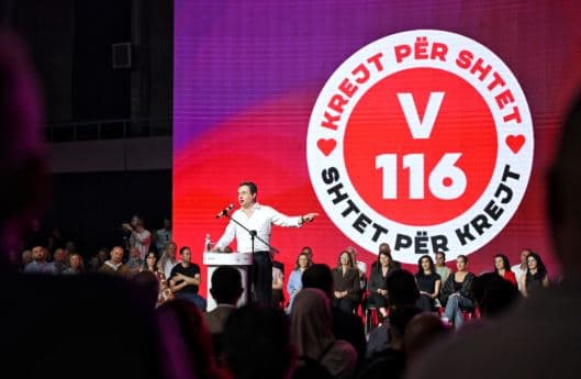 VV ankohet pas vendimit të Supremes: PDK-së iu lejua tubimi në Sheshin “Skënderbeu” me kërkesë para krijimit të komisionit