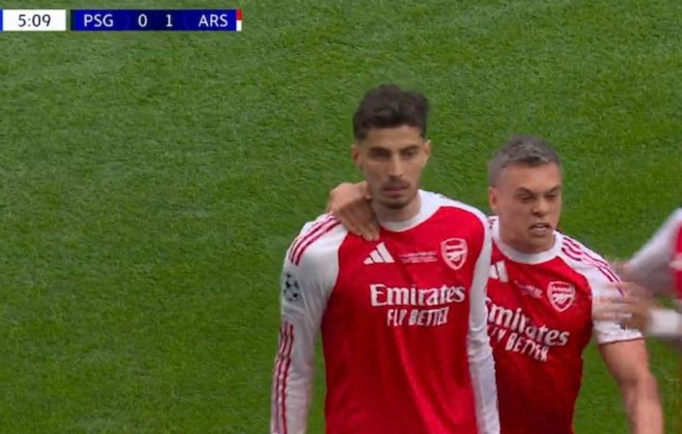 GOOOOOOOOOOOOOOOOOL – Havertz e trondit portierin rus të PSG-së, e kalon Arsenalin herët në epërsi
