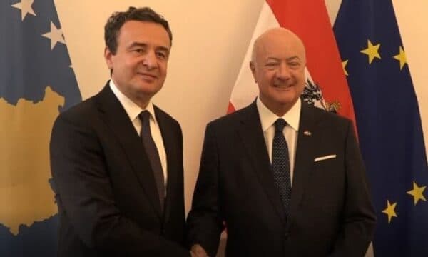 Featured image for Kurti në Austri, takohet me kancelarin Stocker