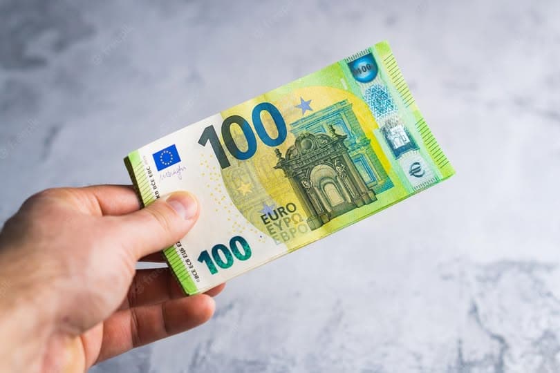 Featured image for Murati: Ekzekutimi i shtesave prej 100 euro për punëtorët e sektorit privat pritet të bëhet të hënen