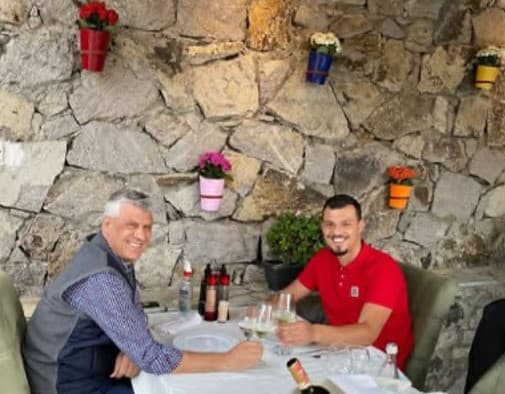 Featured image for Endrit Thaçi emocionon me këtë shkrim për babain e tij, ish-presidentitn Thaçi