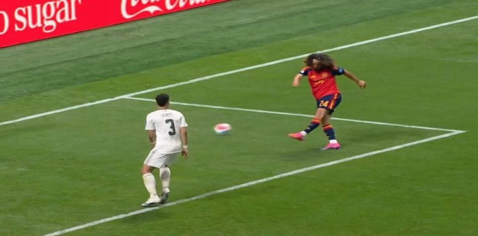 Featured image for Cucurella “detyron” kundërshtarin të realizoj gol në portën e vet, Spanja e fortë për Arabinë