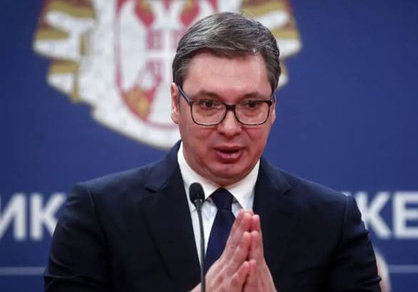 Featured image for Dorëzohet Vuçiq, njofton dorëheqjen: Do të jem president vetëm për disa javë