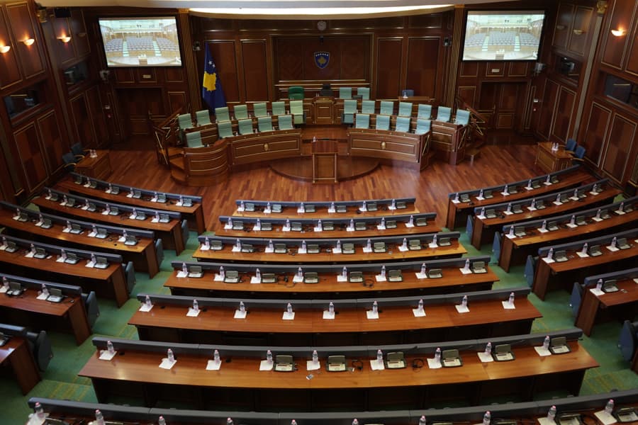 Featured image for Analistët: Presidenti mund të zvarritet, Kuvendi e Qeveria jo