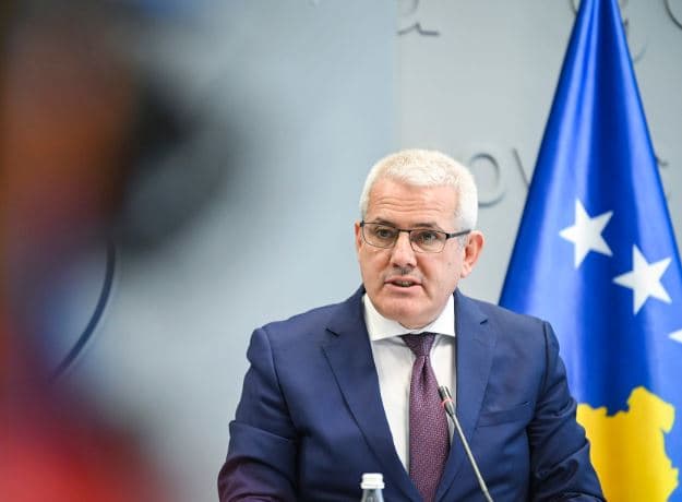 Featured image for Sveçla mirëpret aksionin e Policisë dhe AKI-së: Lufta kundër korrupsionit mbetet prioritet