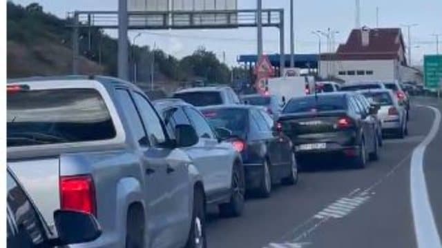 Fluks udhëtarësh në Pikën Kufitare të Morinit, regjistrohen mbi 1 milionë e 300 mijë lëvizje qytetarësh