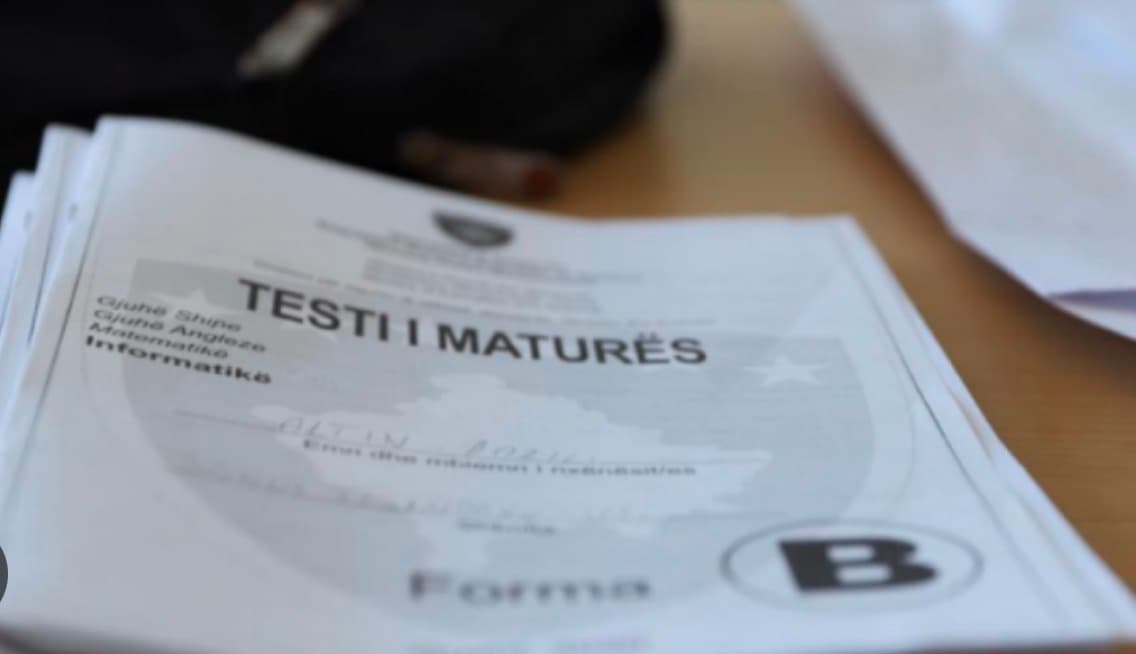 Afro 5 mijë maturantë i nënshtrohen sot Provimit të Maturës